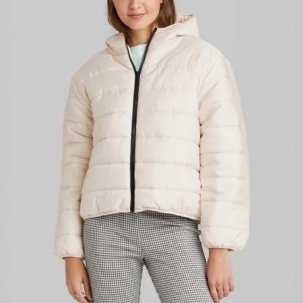 Wild Fable Target cream colored women’s hooded puffer coat jacket size small